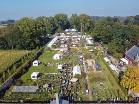 bovenaanzicht deel van het park van Beervelde